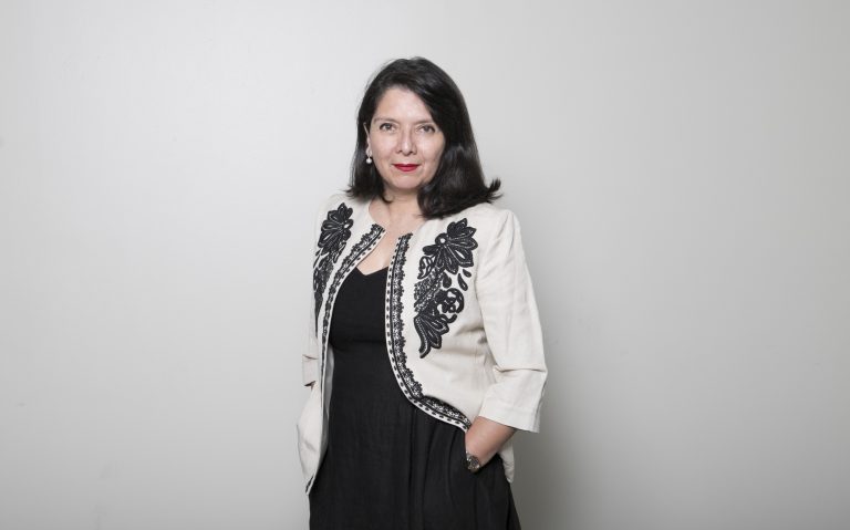 Directora de la Escuela de Auditoría se relaciona con estudiantes y egresados para hablar sobre las claves de la Operación Renta AT 2023