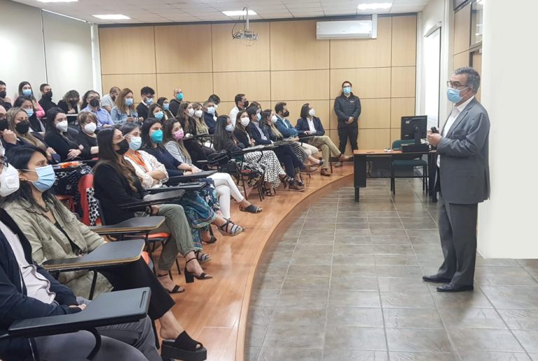 Vicerrector Académico  Jaime Vatter se reúne con directores de carrera y académicos de Sede Concepción