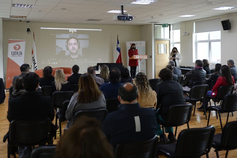 Experto UNESCO analiza el impacto de la Inteligencia Artificial en la educación y la cultura en inicio de actividades académicas de Sede Viña del Mar