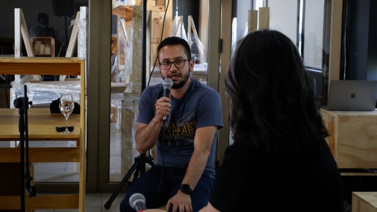 Arquitecto colombiano, Andrés Sánchez, abre la tercera temporada de MOMENTO organizado por la Escuela de Arquitectura