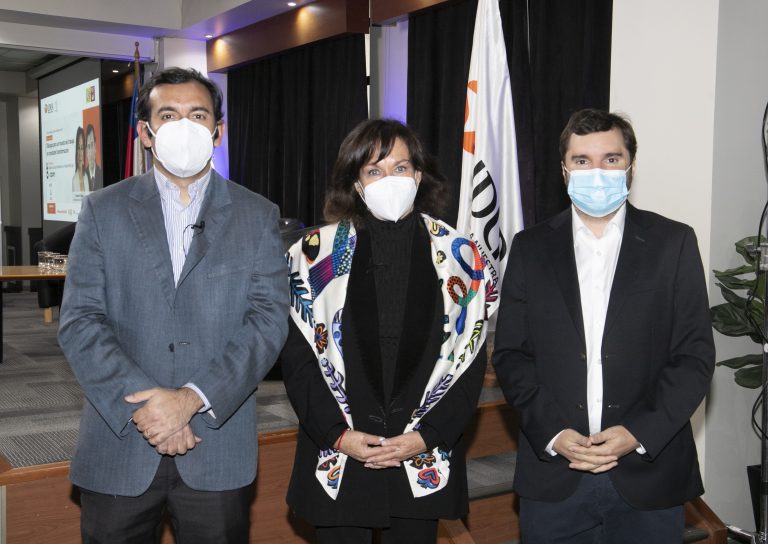 Alejandra Krauss y Fernando Arab conversan en UDLA sobre las constantes transformaciones del mundo laboral: “El trabajo tiene que ser decente y digno”