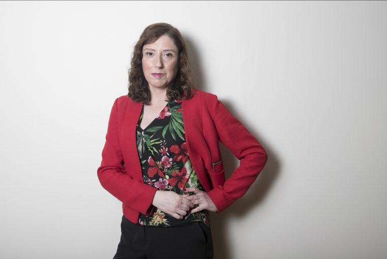 Académica investigadora de Sede Viña del Mar expone sobre declaración de niños en proceso penal chileno en jornada académica internacional de Perú