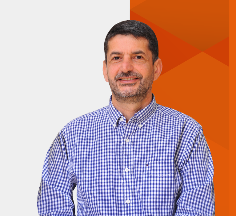 Facultad de Ingeniería y Negocios aborda el sistema tributario con Claudio Agostini: “Si uno quiere redistribuir ingresos, el mejor instrumento que tenemos es un impuesto progresivo”