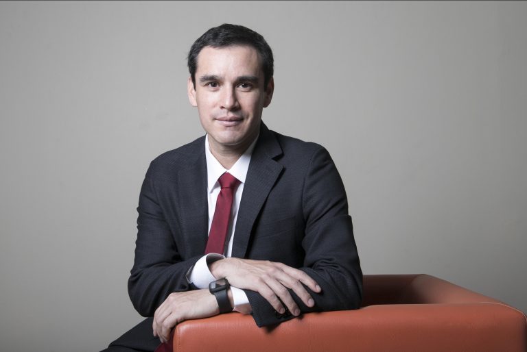 Académico UDLA realiza estudio para analizar la percepción de profesores de Educación Física sobre el embarazo adolescente en etapa escolar