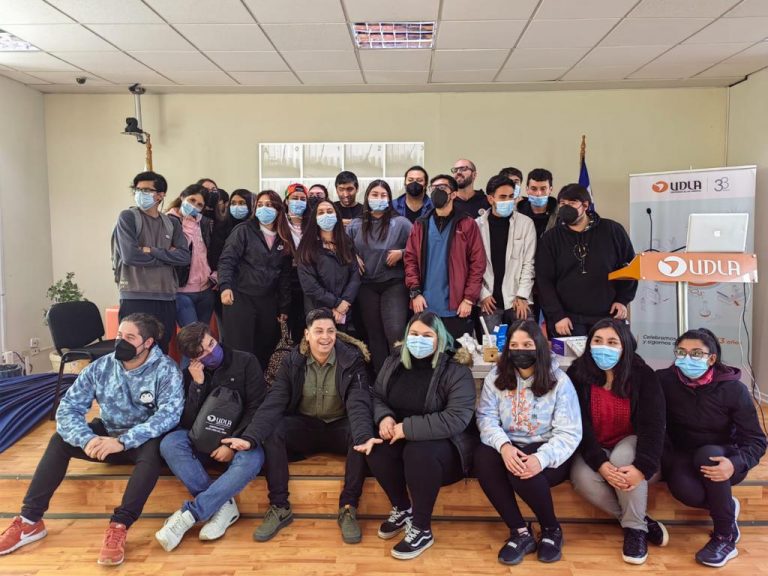 Conversatorios con experiencias de egresados, reconocimientos a académicos y talleres marcan la celebración a nivel nacional del Día del Kinesiólogo