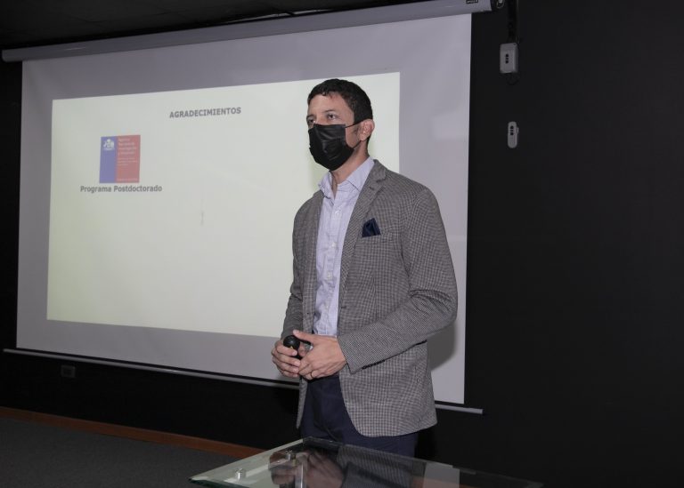 Destacado investigador chileno expone ante estudiantes de la Facultad de Educación sobre las estrategias para aumentar la actividad física en niños y adolescentes