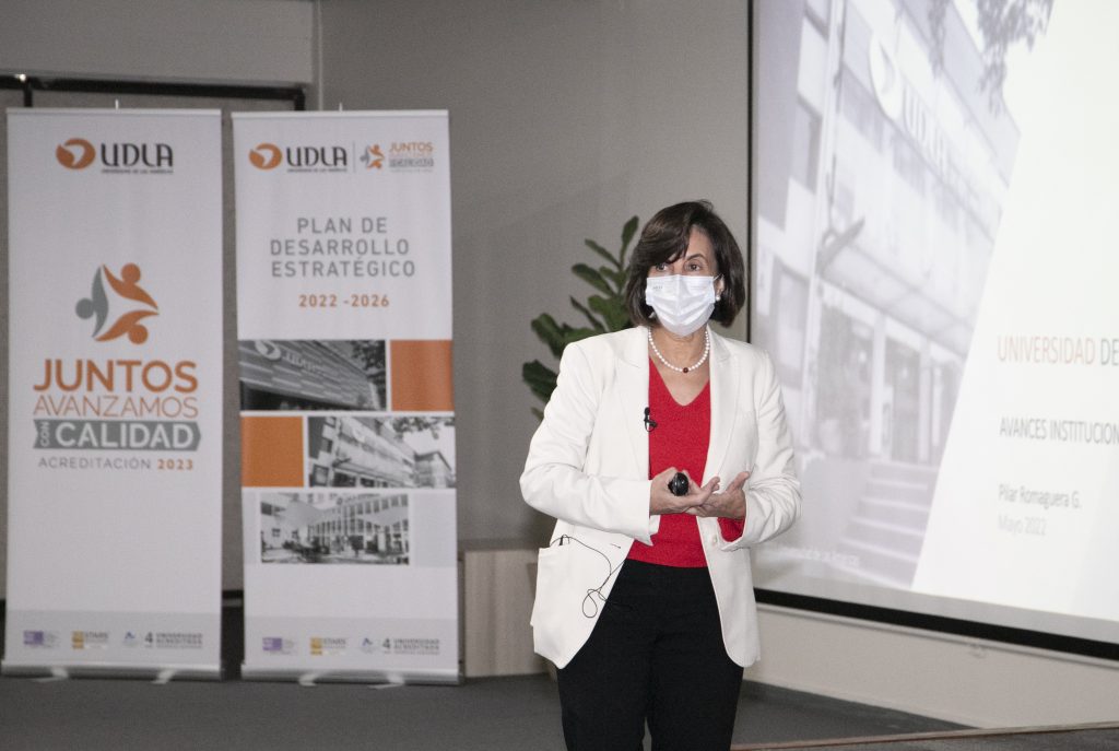 Rectora, Pilar Romaguera, expone en ronda por campus