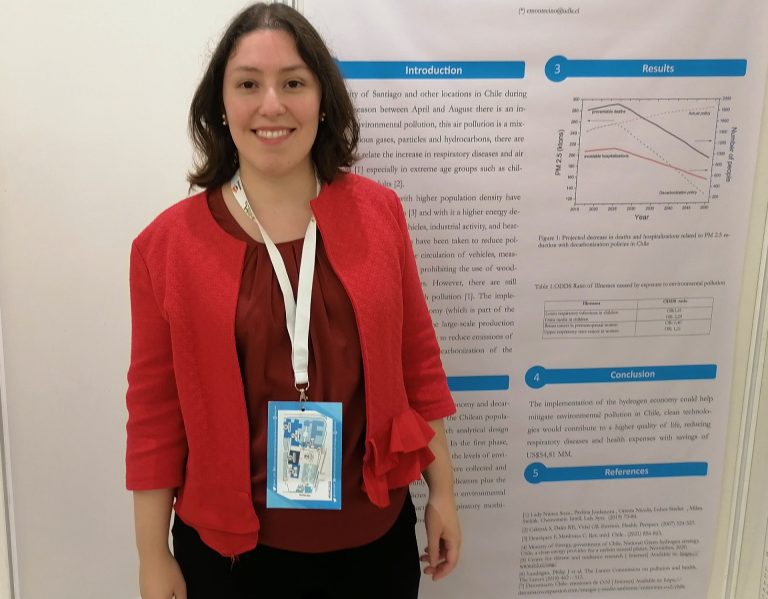 Académica de la Escuela de Enfermería expone en congreso internacional sobre el uso de tecnología hidrógeno en la salud nacional