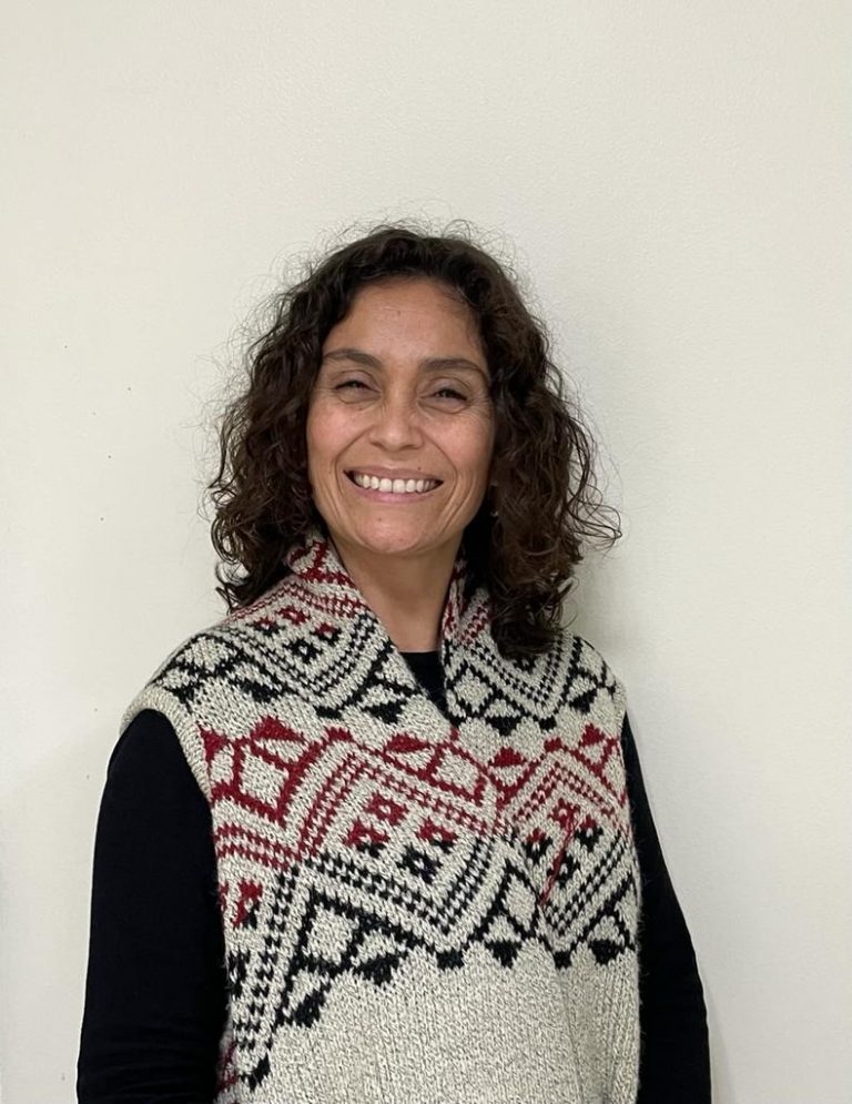 Académica de la Facultad de Educación presenta experiencia con los recursos digitales aplicados en el aula en seminario interuniversitario