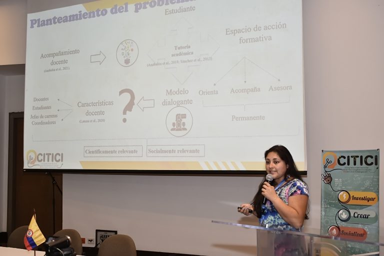 Académica investigadora de la Escuela de Trabajo Social expone en Congreso de Tecnología, Ciencia e Innovación en Colombia.