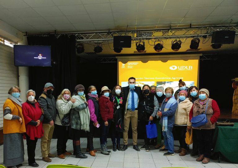 Con talleres sobre contabilidad y agroecología, la Facultad de Medicina Veterinaria y Agronomía inicia capacitaciones para beneficiarios de programas Prodesal de Peñaflor y Talagante