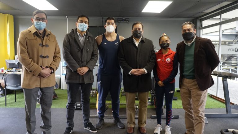 Sala de Acondicionamiento Físico del Campus La Florida da la bienvenida a nueve atletas del Team Chile que entrenarán en las instalaciones deportivas de UDLA