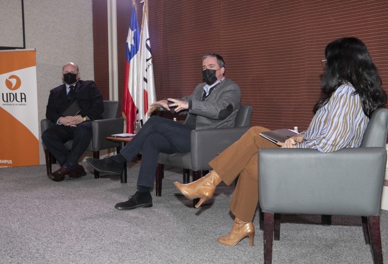 Convencional Felipe Harboe en UDLA:  “La Constitución no se evalúa por un artículo o 10 que no me gustan… se debe mirar un todo y eso debería marcar lo que uno haga en septiembre”