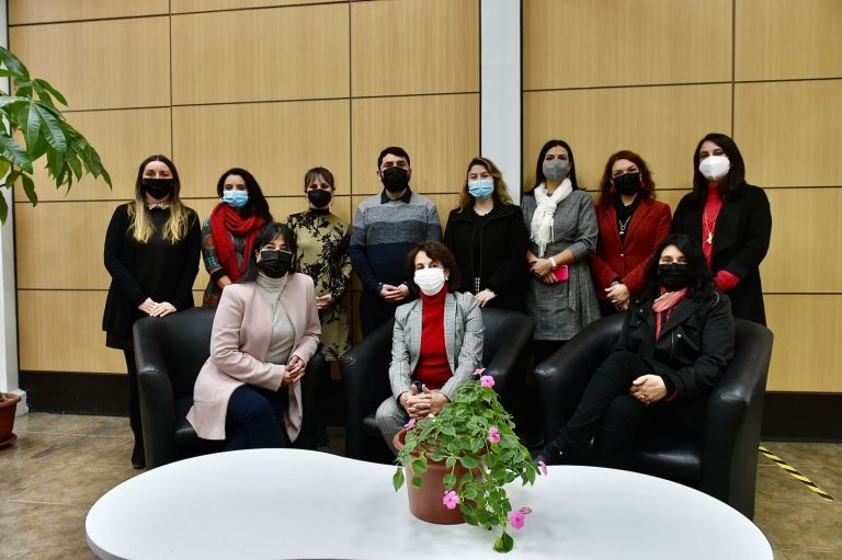 Rectora se reúne con académicos de Sede Concepción para reconocer su labor como voceros en medios de comunicación durante el 2021