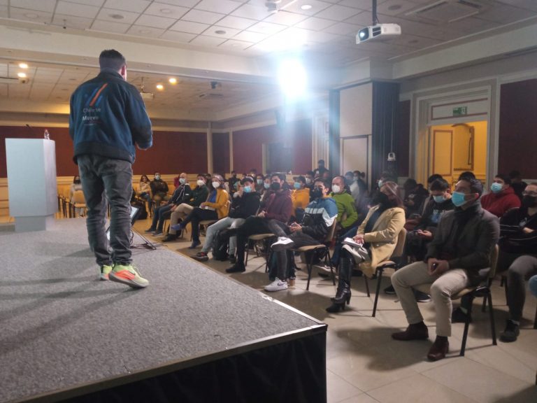 Director Regional Metropolitano del IND explica funcionamiento del financiamiento público para proyectos deportivos a estudiantes del Instituto del Deporte