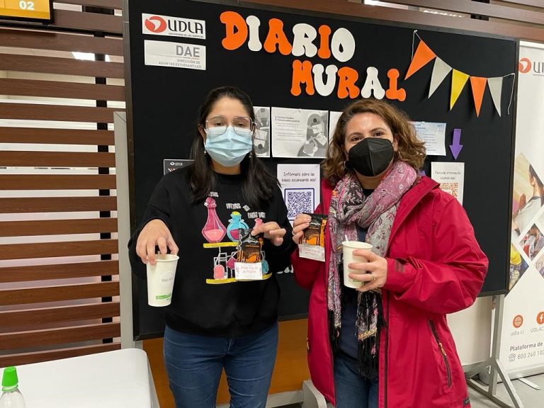 UDLA, a través de la Dirección de Asuntos Estudiantiles, celebran a estudiantes en el Día de la Madre