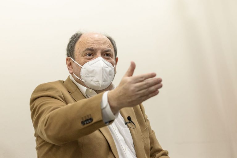 Exconstituyente Rodrigo Álvarez analiza en UDLA la propuesta constitucional: “Uno de mis problemas con el proceso, es el choque con las expectativas de la ciudadanía”