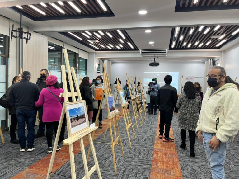 Carrera de Terapia Ocupacional realiza exposición fotográfica de niños y jóvenes con Espectro Autista en Campus El Boldal