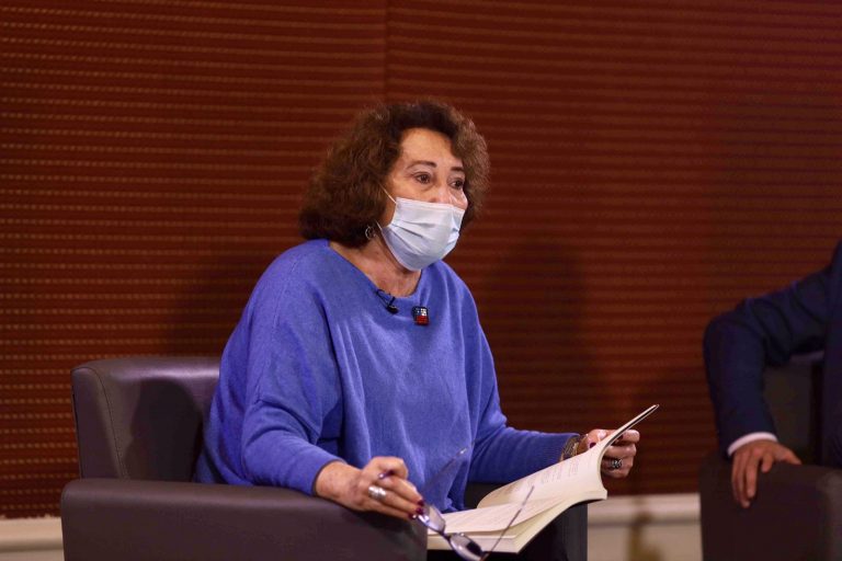 Exconvencional constituyente, Patricia Politzer, aborda los desafíos de Chile ante la nueva Carta Magna en UDLA