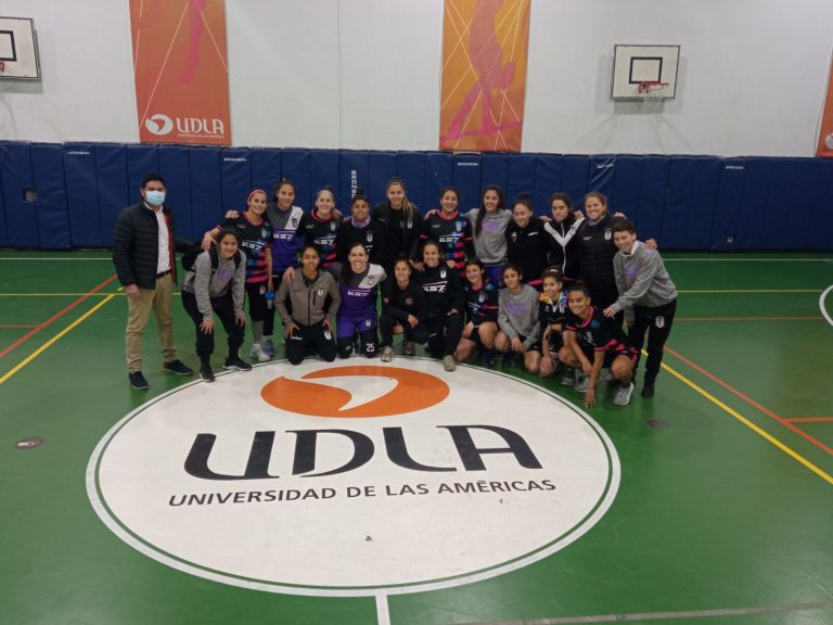 Plantel del fútbol femenino de Santiago Morning realiza jornada de entrenamiento en las instalaciones deportivas del Campus Providencia