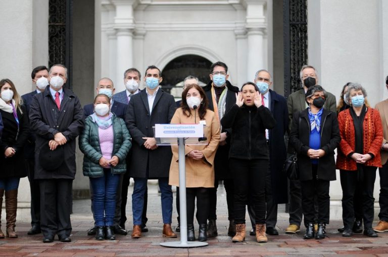 Decano Osvaldo Artaza es invitado por el Ministerio de Salud a ser parte del Consejo para la Universalización de la Atención Primaria