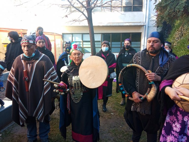 Cultura y gastronomía mapuche preparada por estudiantes de Nutrición y Dietética destacan en la celebración del Wiñol Tripantü en el Campus Maipú