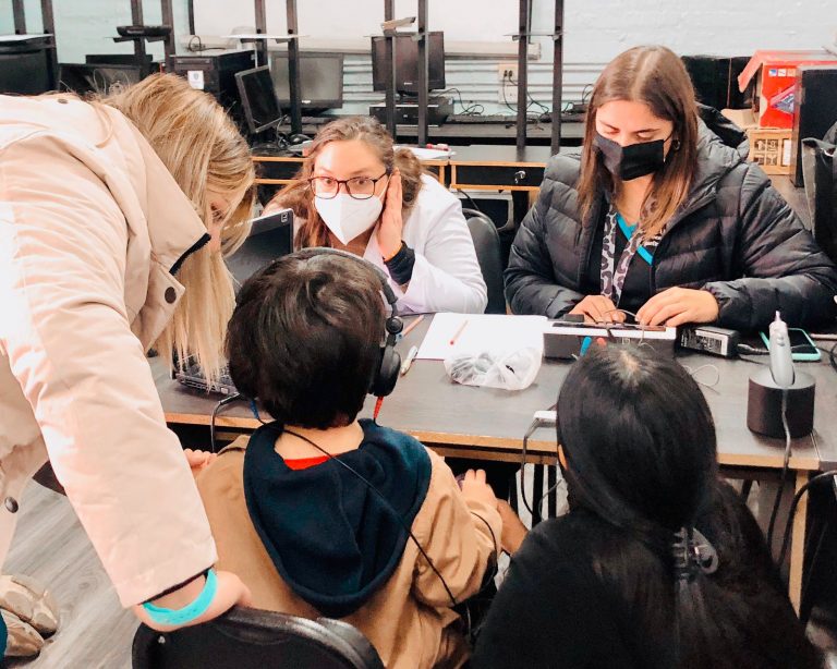 Centro de Atención Fonoaudiológica del Campus La Florida realiza operativo audiológico a la comunidad educativa del colegio Saint Germaine