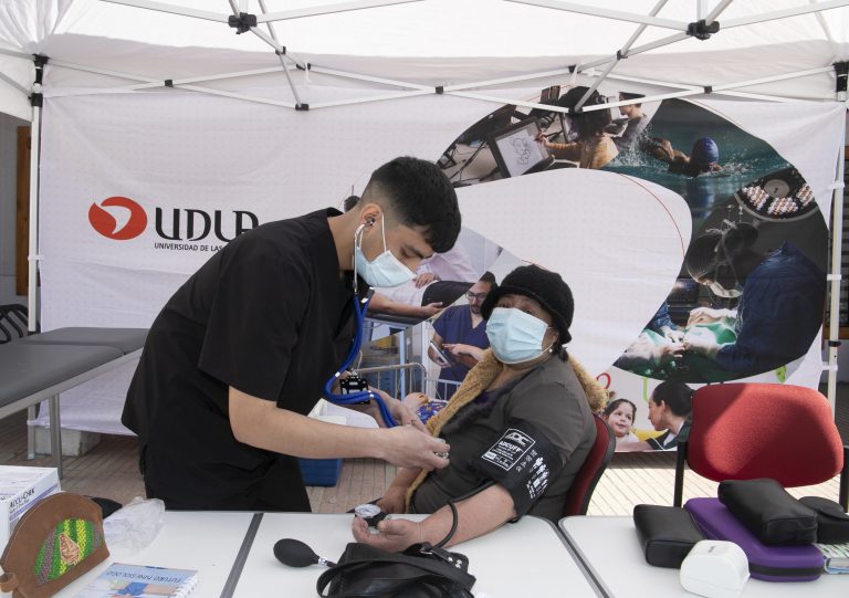 Proyecto médico contra la diabetes, único en Chile y financiado por la Unión Europea, estará a cargo de académicos investigadores de UDLA