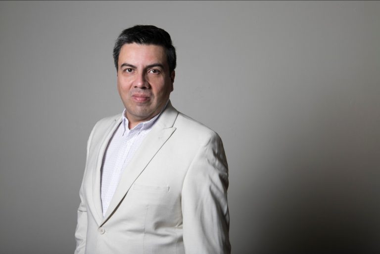 Director del Magíster en Docencia Universitaria de UDLA expone hallazgos sobre lectura académica en congresos internacionales