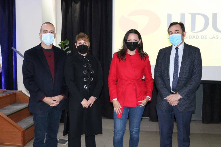 Escuela de Hotelería y Turismo presenta 1° Foro panel “El turismo no es noticia” con la participación de los periodistas Andrea Arístegui y Mauricio Hofmann