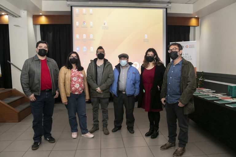 Académico de Traducción e Interpretación en Inglés presenta su libro libro “Molina, la literatura chilena soy yo” en Campus Providencia
