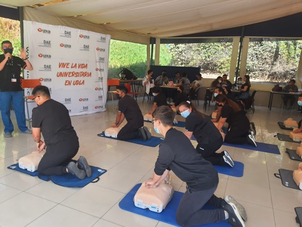 Estudiantes de Kinesiología del Campus Maipú se capacitan en Reanimación Cardiopulmonar