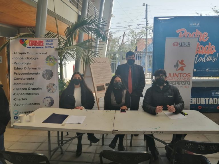 Clínica Jurídica de Campus Santiago Centro y Fundación AsperChile consiguen exitoso operativo jurídico a beneficio de vecinos de Padre Hurtado