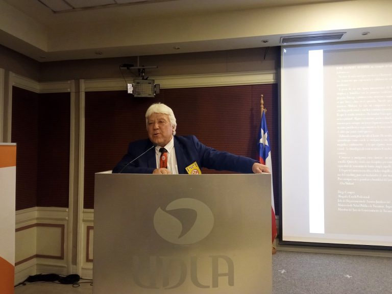Estudiantes del Instituto del Deporte comparten con Shihan José Manuel Madrid en lanzamiento del libro “El Coaching en la preparación del karateca”