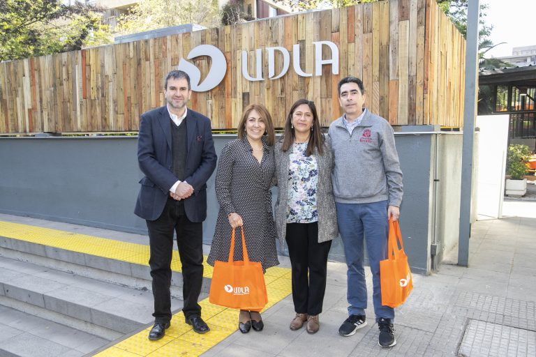 Académicos de la Universidad del Rosario Colombia inician pasantía durante  una semana en los Centros de Simulación Clínica en UDLA
