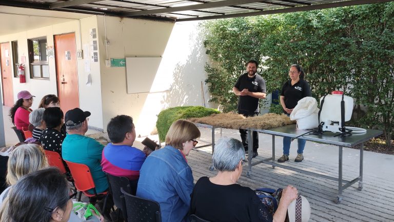 Facultad de Medicina Veterinaria y Agronomía capacita en agroecología a beneficiarios de programas Prodesal de Talagante y Peñaflor con fundadores de la Granja La Pacha Mama