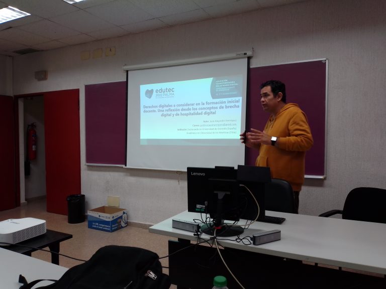 Académico de la Escuela de Educación representa a UDLA en el Congreso internacional EDUTEC con exposición sobre derechos digitales y formación inicial docente