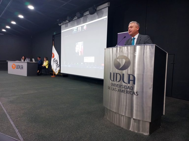 Conversatorio efectuado en Sede Viña del Mar analiza los derechos de los animales en la legislación vigente a través de expositores de distintas áreas jurídicas