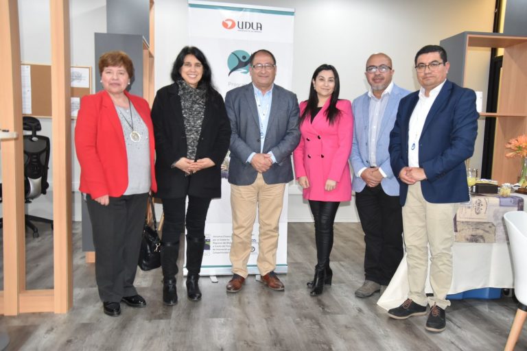 Vicerrectora de Sede Concepción y equipo de FIC de Competitividad y Capital Humano se reúne con alcalde de Hualqui en CoWork de UDLA