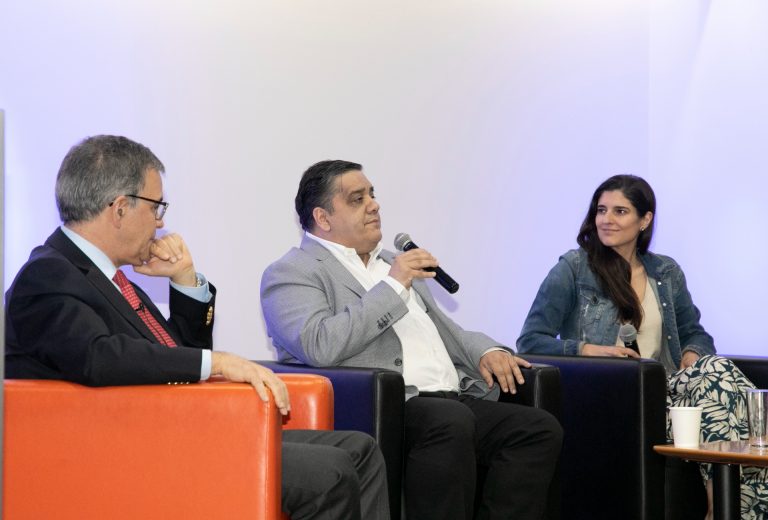 Mes de la Empleabilidad de UDLA inicia sus actividades con panel de expertos que abordan la flexibilidad de los profesionales en los tiempos actuales