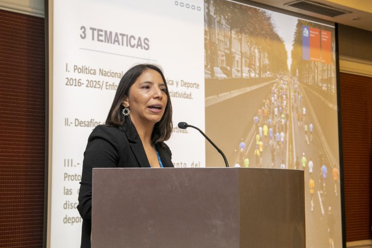 Instituto del Deporte junto al IND convocan a dirigentas deportivas de la RM para trabajar en gestión y liderazgo