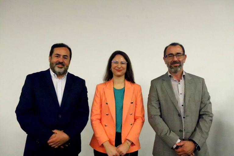 Vicerrector de la Sede Santiago participa en lanzamiento de aplicación SOSAFE “Alerta Estudiante” como parte del plan de seguridad del Barrio República