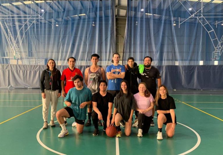 Exitoso taller de básquetbol mixto de Sede Concepción concluye su trabajo con tres partidos amistosos frente a Inacap