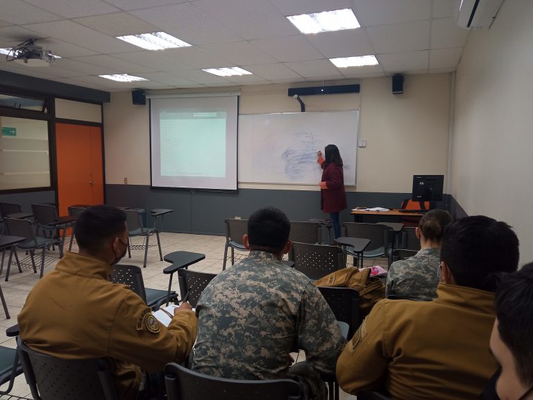 Académicos del Campus Maipú preparan a 151 estudiantes de Escuela Premilitar en contenidos de Matemáticas y Ciencias para rendir el examen PAES