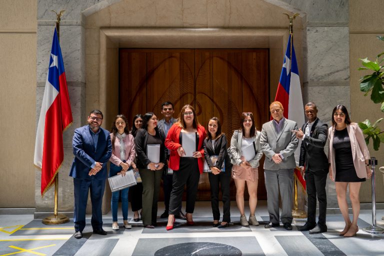 Estudiantes de la carrera de Administración Pública visitan el Congreso Nacional en el marco de la asignatura de Políticas Públicas