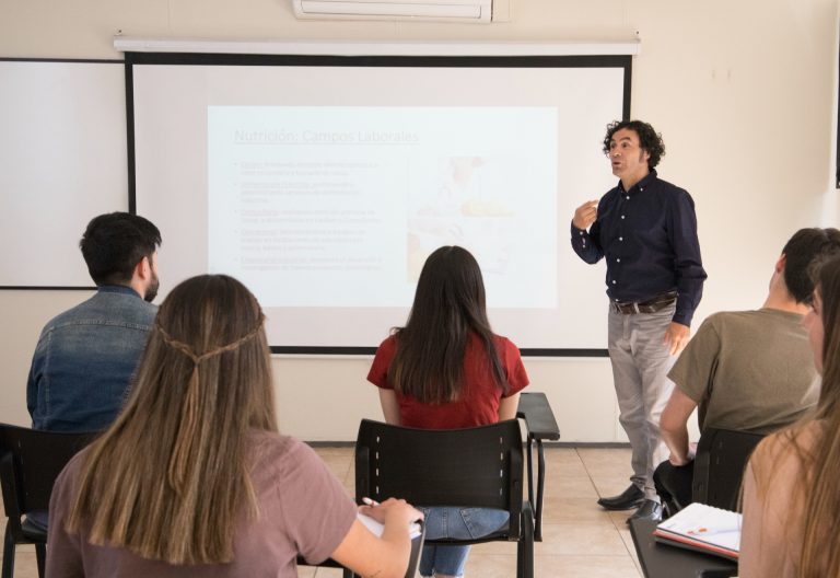 Centro de Desarrollo Profesional y Empleabilidad de UDLA presenta poster en el evento mundial Global Career Month