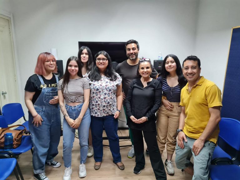 ProVoz Chile imparte taller de cuidados de la voz a estudiantes de Traducción e Interpretación en Inglés UDLA