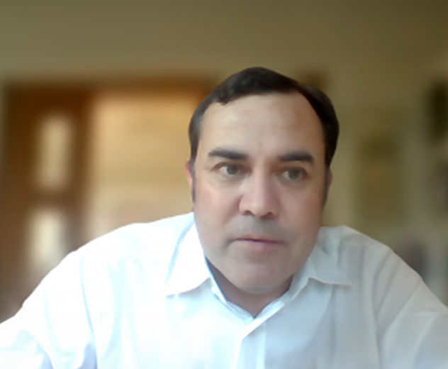 Decano de la Facultad de Ingeniería y Negocios, Gonzalo Islas