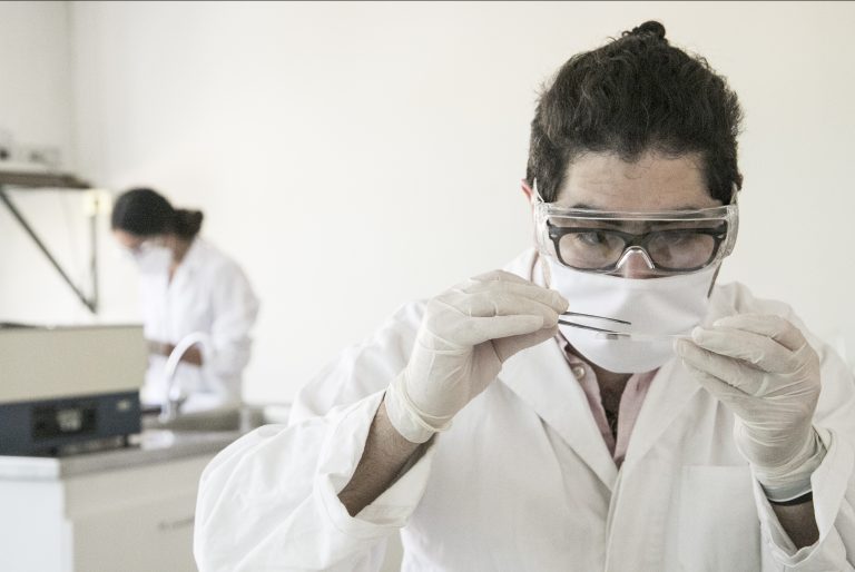 Seremi de Salud de la RM certifica al Comité Ético Científico de UDLA por los próximos tres años