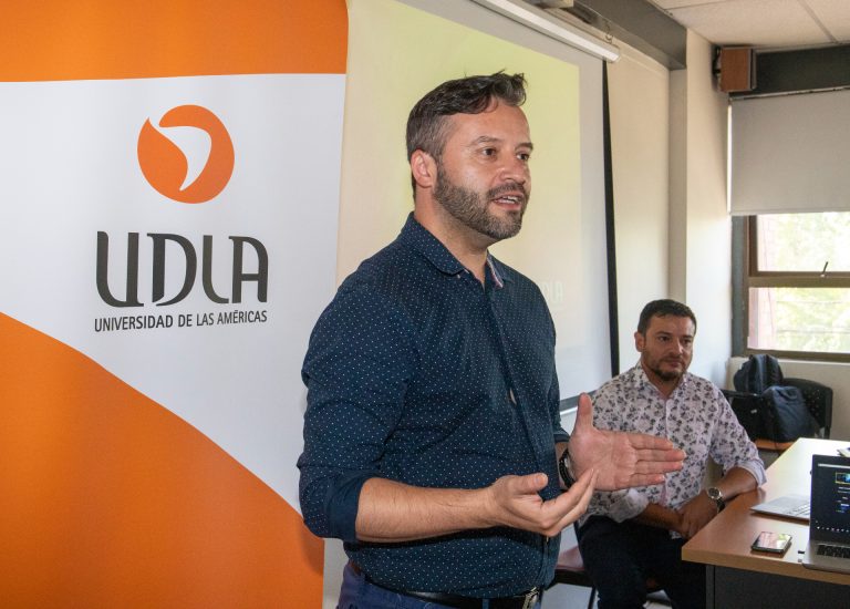 Con la participación de profesionales de Canadá, Brasil y Colombia, UDLA realiza el primer Congreso Internacional de Ética Profesional